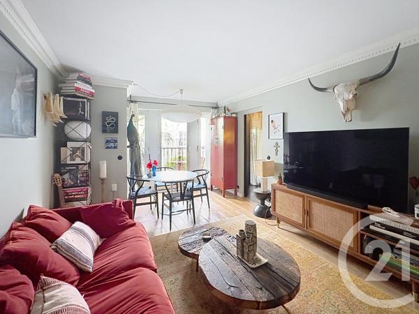 Appartement F2 à vendre  2 pièces - 44 m 2   PARIS  - 75018