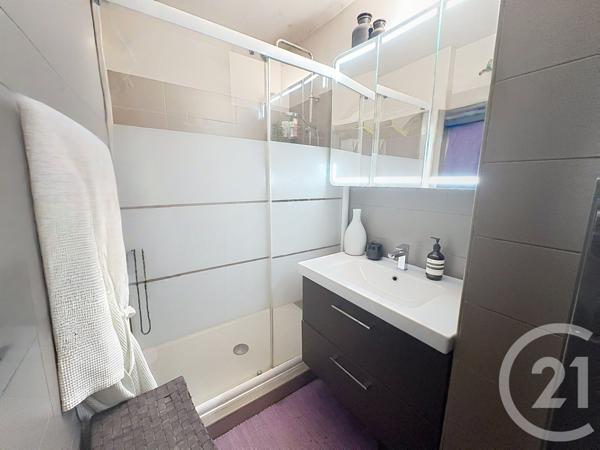 Appartement F2 à vendre  2 pièces - 44 m 2   PARIS  - 75018