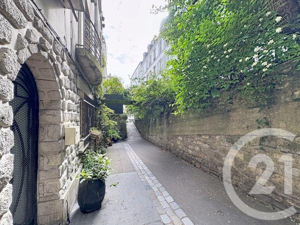 Appartement F2 à vendre  2 pièces - 44 m 2   PARIS  - 75018
