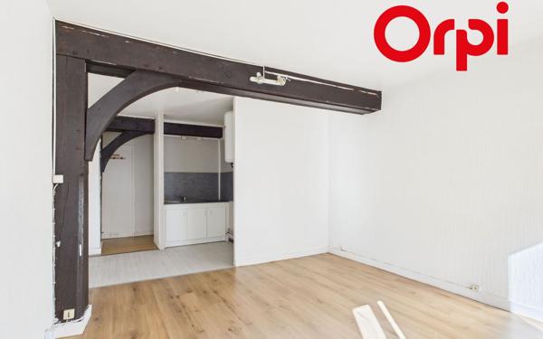 Immeuble à vendre    4 pièces •  Bernay