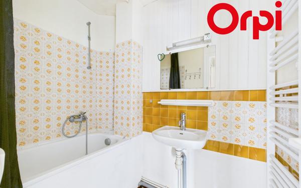 Immeuble à vendre    4 pièces •  Bernay