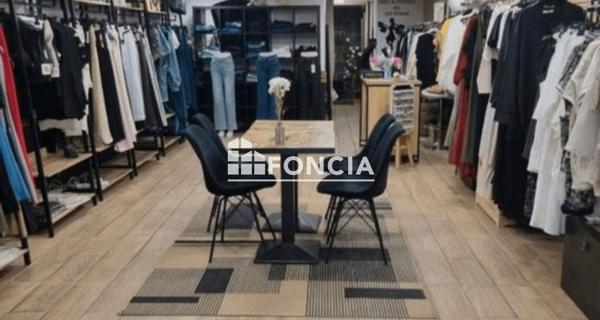 À vendre Local commercial 97 m² - Gardanne 13120