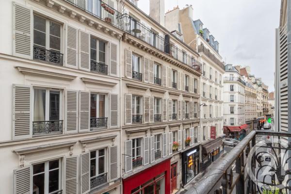Appartement F3 à vendre  3 pièces - 68,99 m 2   PARIS  - 75017