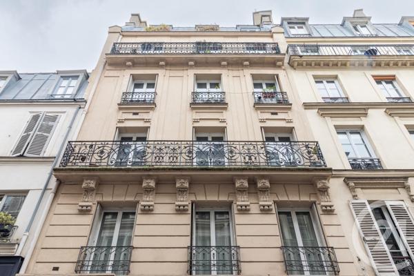 Appartement F3 à vendre  3 pièces - 68,99 m 2   PARIS  - 75017