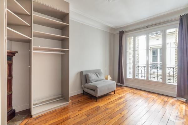 Appartement F3 à vendre  3 pièces - 68,99 m 2   PARIS  - 75017