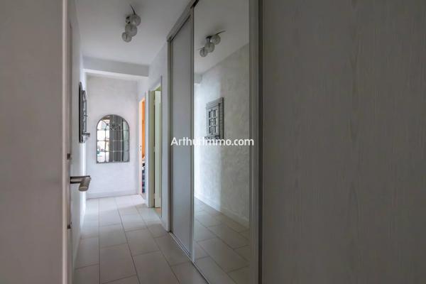 Vente                                                      Appartement
                        
                     4 pièces                      77 m2                     à Sucy-en-Brie