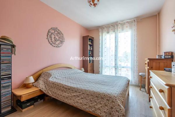 Vente                                                      Appartement
                        
                     4 pièces                      77 m2                     à Sucy-en-Brie