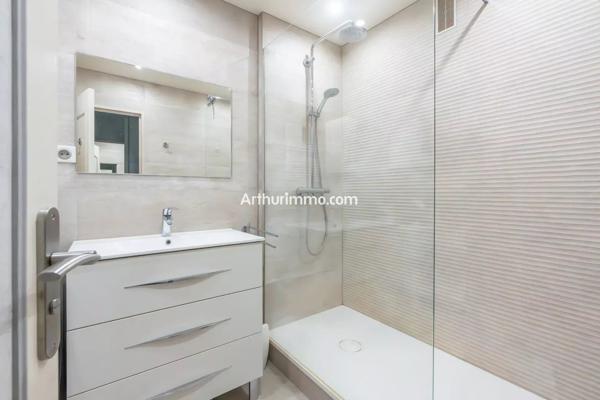 Vente                                                      Appartement
                        
                     4 pièces                      77 m2                     à Sucy-en-Brie