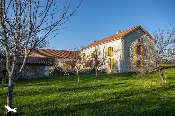 Maison à vendre |  Léguillac-de-Cercles |  8 pièces | 233 m²