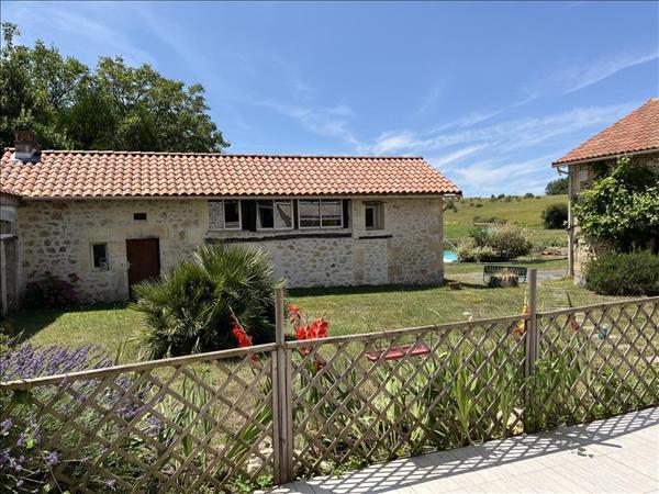 Maison à vendre |  Léguillac-de-Cercles |  8 pièces | 233 m²