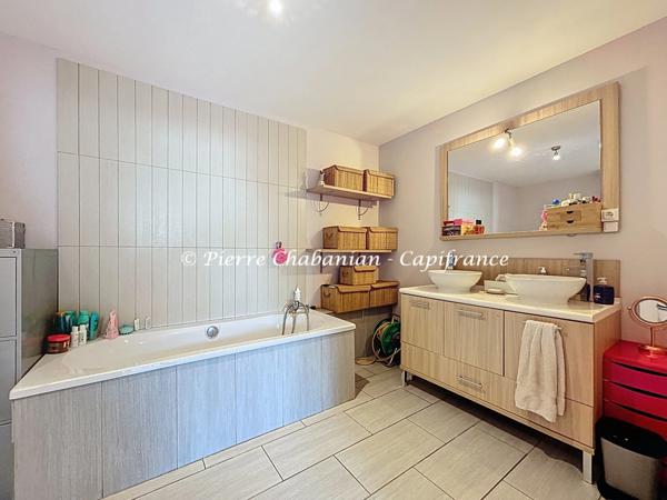 Loft - Duplex inversé (souplex) atypique à vendre - 5 pièces - 180 m² - proche douane commerces transports - COLLONGES SOUS SALEVE (74)