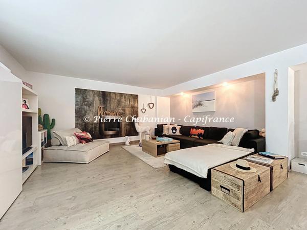 Loft - Duplex inversé (souplex) atypique à vendre - 5 pièces - 180 m² - proche douane commerces transports - COLLONGES SOUS SALEVE (74)