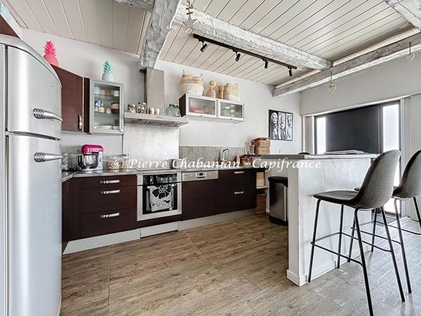 Loft - Duplex inversé (souplex) atypique à vendre - 5 pièces - 180 m² - proche douane commerces transports - COLLONGES SOUS SALEVE (74)