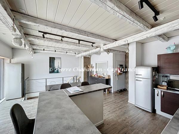 Loft - Duplex inversé (souplex) atypique à vendre - 5 pièces - 180 m² - proche douane commerces transports - COLLONGES SOUS SALEVE (74)