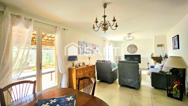 Villa T4 piscine, 2290m² clos, calme