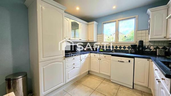 Villa T4 piscine, 2290m² clos, calme