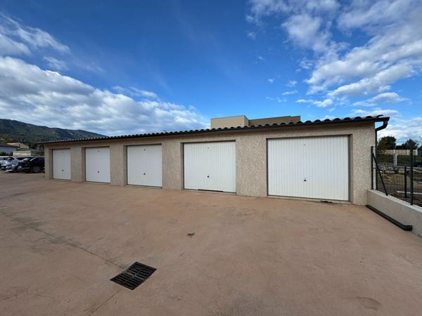 Parking / box Borgo 1 pièce(s) 16 m2