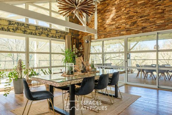 Maison d’architecte avec piscine en surplomb de rivière