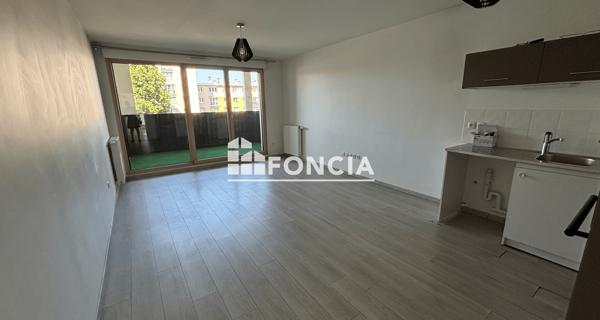 Location Appartement 3 pièces 59.8 m² - Villejuif 94800