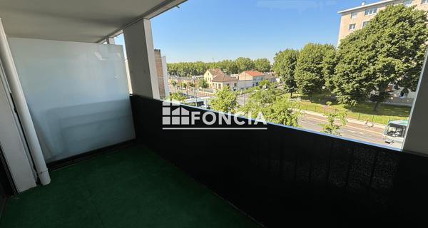 Location Appartement 3 pièces 59.8 m² - Villejuif 94800