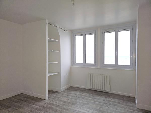 Bel appartement rénové sur front de mer, vue magnifique, 57 m2