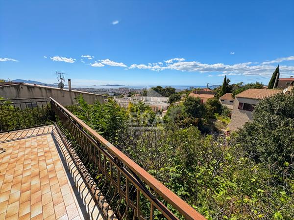 MARSEILLE 13015 - Maison T5 de 140m2 sur 573m2 avec garage