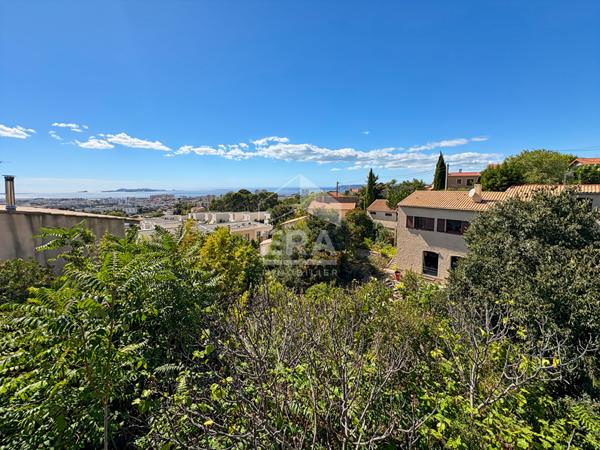 MARSEILLE 13015 - Maison T5 de 140m2 sur 573m2 avec garage