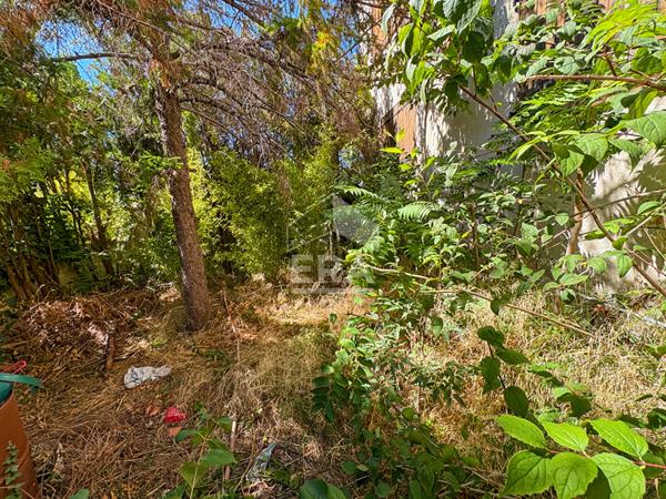 MARSEILLE 13015 - Maison T5 de 140m2 sur 573m2 avec garage