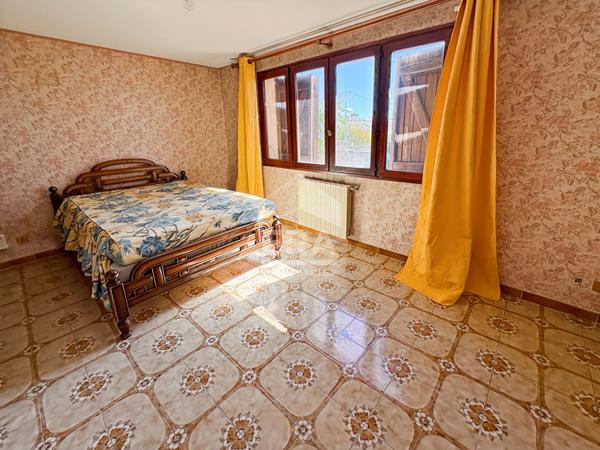 MARSEILLE 13015 - Maison T5 de 140m2 sur 573m2 avec garage