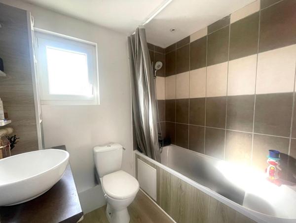 Maison à Dol-de-Bretagne, 35120 - 6 pièces 118m²