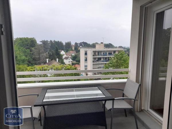 Appartement à louer 2 pièces 50.46m² Mâcon (71000)