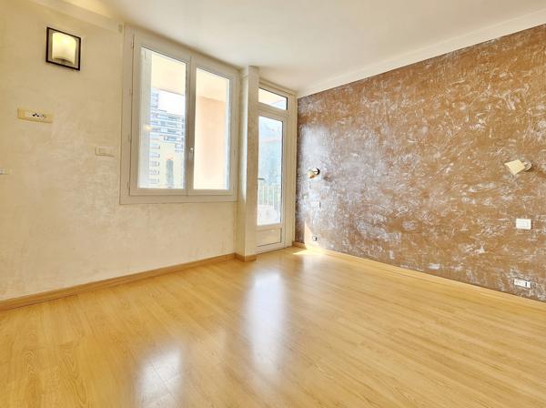 AJACCIO T3 rénové vue mer en dernier étage Ajaccio (20090)