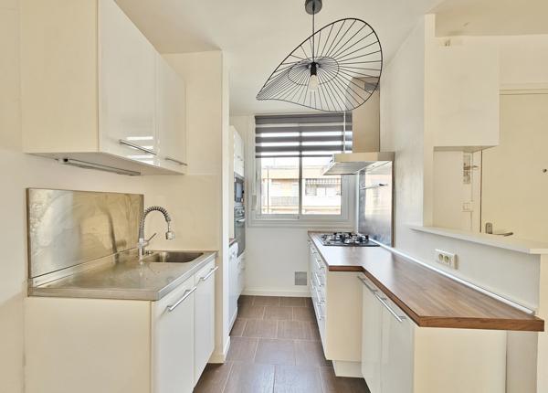 AJACCIO T3 rénové vue mer en dernier étage Ajaccio (20090)