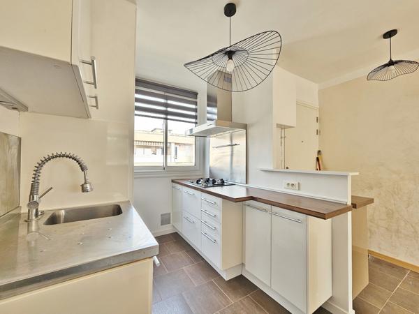 AJACCIO T3 rénové vue mer en dernier étage Ajaccio (20090)