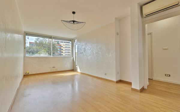 AJACCIO T3 rénové vue mer en dernier étage Ajaccio (20090)