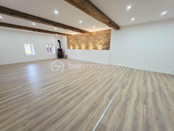 Maison de village de 345 m²