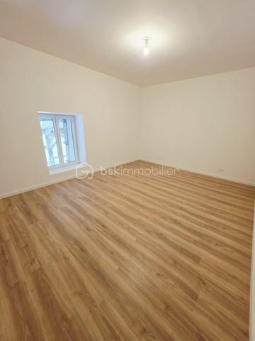 Maison de village de 345 m²