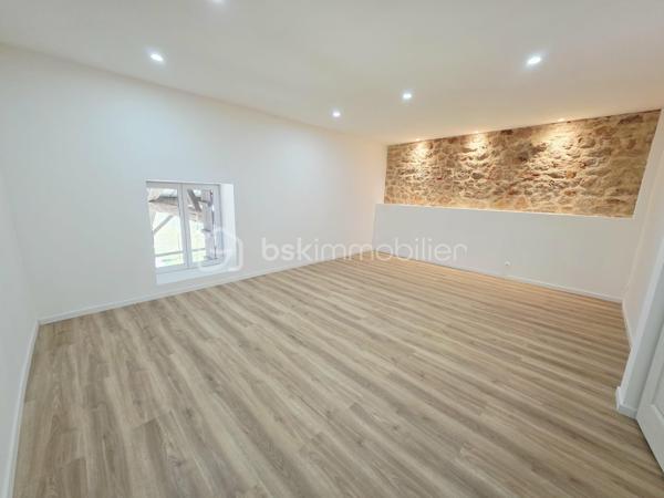 Maison de village de 345 m²