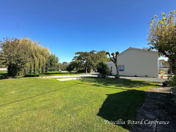 Proche Aigrefeuille d'Aunis, maison familiale avec grand jardin.