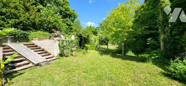 ENSEMBLE IMMOBILIER DANS PROVINS