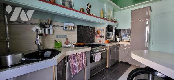 ENSEMBLE IMMOBILIER DANS PROVINS