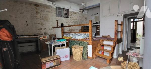 ENSEMBLE IMMOBILIER DANS PROVINS