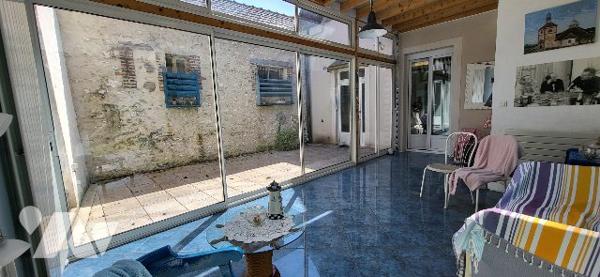 ENSEMBLE IMMOBILIER DANS PROVINS