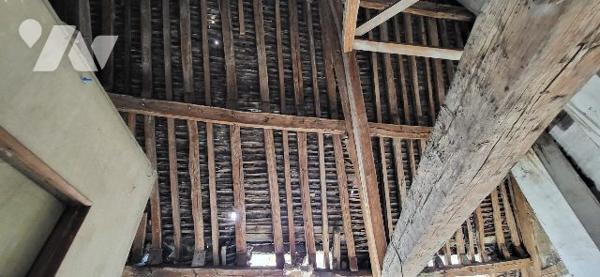 ENSEMBLE IMMOBILIER DANS PROVINS