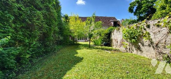 ENSEMBLE IMMOBILIER DANS PROVINS