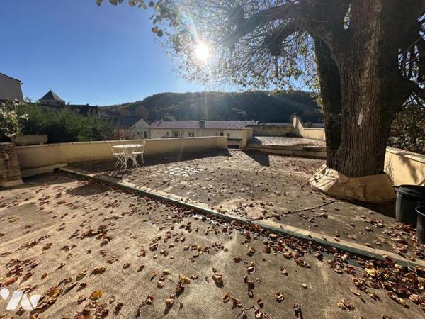 Maison centre-bourg de Catus avec grange, jardin et piscine