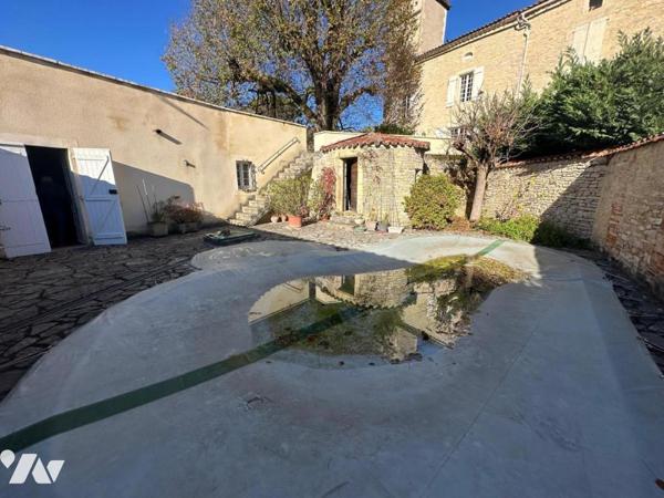 Maison centre-bourg de Catus avec grange, jardin et piscine