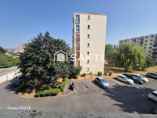 appartement dispose d'un balcon offrant un espace extérieur privé et d'une cave pour un espace de rangement supplémentaire et un box  répondant aux besoins de chacun.