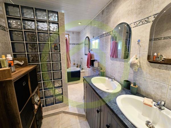 Maison à SAINT BONNET SUR GIRONDE (17150)