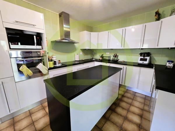 Maison à SAINT BONNET SUR GIRONDE (17150)